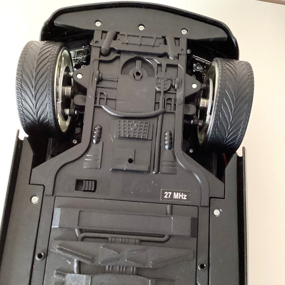 Daimler Chrysler 2005 300C HEMI Jada Toys Dub City Black Spinner Wheels - Picture 8 of 9